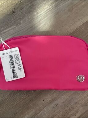 Lululemon Everywhere Belt Bag 1L Sonic Pink Crossbody New NWT Authentic US